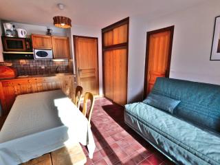 Appartement 2 pièces + coin montagne, balcon sud, au centre du village - FR-1-458-139 - 4