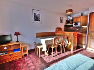 Appartement 2 pièces + coin montagne, balcon sud, au centre du village - FR-1-458-139 - 3