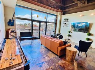 Mario Room Waterfront Downtown View Cedar Point! - 5