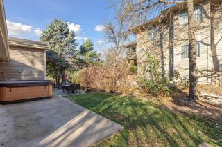 Modern Upper Unit, Hot Tub, Medicine Lake - 7
