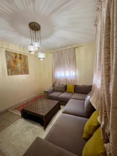 Calm Central Stay Near Beach - High-Speed WiFi, Free Parking - 7