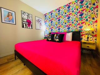 Radical 80's Getaway! A Blast From The Past! - 7