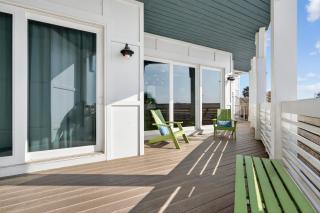 Beachfront Breezes - 4