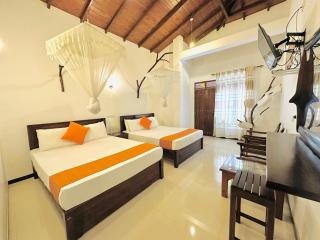 Blue Moon Safari Resort - 9