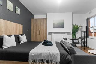 Large Central Studio - 7 - 8