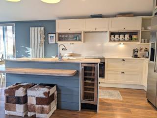 Waterfront Racecourse Marina Patio Parking EV - 5