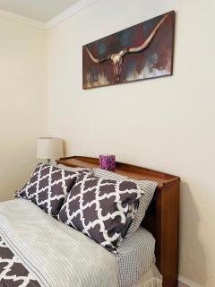 Spacious 2-Bedroom Near Elkins Park Transit - 6