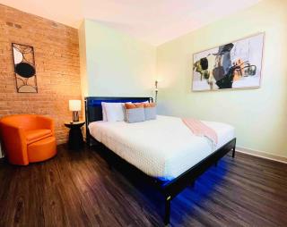 Downtown Sleeps 8 By Cedar Point & Sports Force! - 5