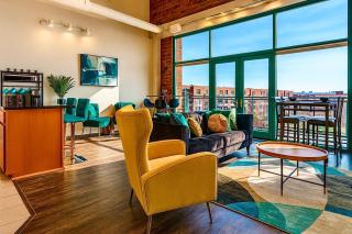 Downtown Sleeps 8 By Cedar Point & Sports Force! - 8