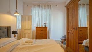 Modern studio in the city center by MANAGR - 3