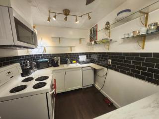 One Bedroom Suite in perfect location Vancouvers Mount Pleasant - 8