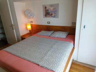 Waterfront private room, own bathroom - 2