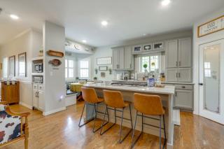 Surrounding Lake Views! Eureka Springs Home - 2