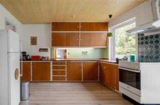 House with large garden, campfire hut 1 - 4