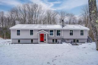 5 Mi to Mt Snow Secluded Family Home with Game Area - 6