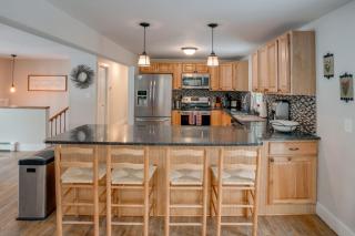 5 Mi to Mt Snow Secluded Family Home with Game Area - 3