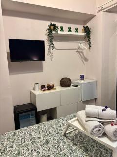 "Private Room" stanza privata with private bathroom - shared kitchen and beautiful terrace on Taormina Center Hostel Taormina - 7