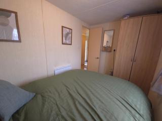 The Retreat Finch - Marine Holiday Park - 3