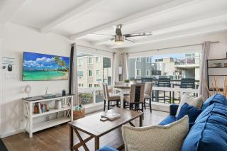 Oceanview Mission Beach Compound, Balcony, Patio, Fire Pit, BBQ, Steps to Sand - 2