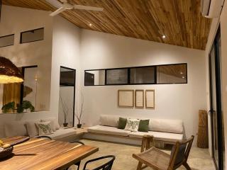 Private rainforest villa up to 8 guests w jacuzzi near Rio Celeste - 2