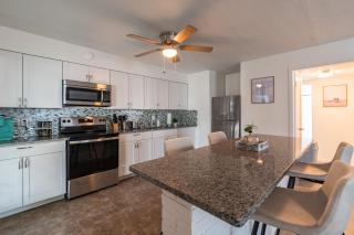 Beachfront Condo w Community Pool - 4