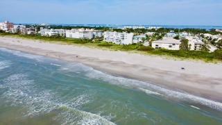 Coastal Living Steps From Beach w Community Pool - 9