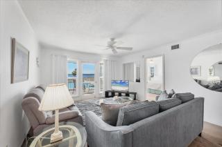 4410 Warren #201 - 9