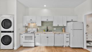 Central Spot - 4 Min to Waterpark, Dining & Shops - 8