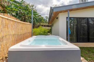 Private rainforest villa up to 8 guests w jacuzzi near Rio Celeste - 6