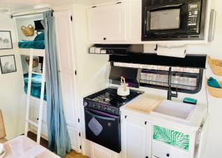 Good Vibes Hidden Oasis - 1