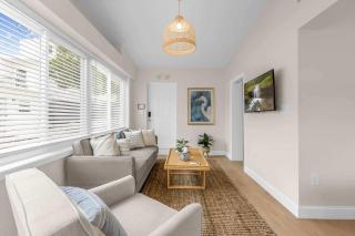 Steps to Beach King Bed Parking Pet-Friendly - 4