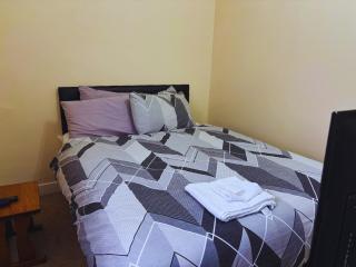 OX16 House Sleeps 5 - 3 Beds & 1 Sofa bed - Nearby to Station, Shops, HS2 Brackley, Bicester - 7