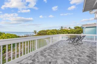 3br-3ba Oceanfront Paradise Upstairs Duplex - Floridana Beach - 6