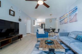 Updated Luxury Condo Close to Beach-Island Club - 0