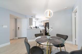 Updated Luxury Condo Close to Beach-Island Club - 1