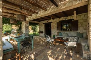 3 Sorelle Private Stone Villa - 2