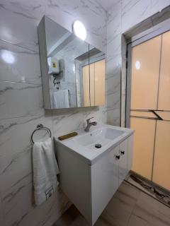 Stylish Apartment by Gyamfi - 5