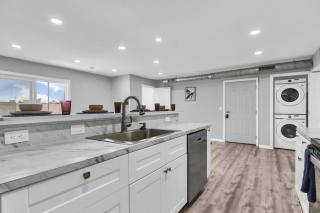 Bright 2BR Condo Near Restaurants and Entertainment - 7