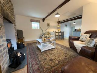 Traditional Country Cottage - 1