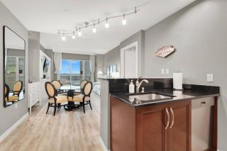 Vegas Retreat with Sphere View Pool and Gym Access - 1