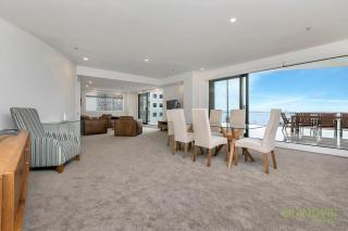 QV Stays 9th-Floor 2 Bed 2 Bath Urban Retreat - 6