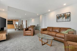 QV Stays 9th-Floor 2 Bed 2 Bath Urban Retreat - 8