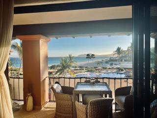 Serene Tropical Escape - 0