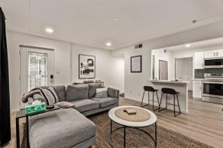 Remodeled 2BR Central PHX Gem with Free Parking - 0