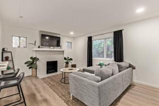 Remodeled 2BR Central PHX Gem with Free Parking - 5