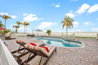 Luxury Waterfront Pool Home-5BD 5BA - 6