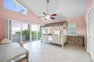 Luxury Waterfront Pool Home-5BD 5BA - 4