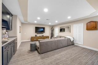 Luxury Waterfront Pool Home-5BD 5BA - 3