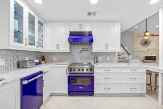 Luxury Waterfront Pool Home-5BD 5BA - 2