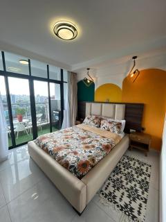 Skyline Serenity 17th floor luxury apartment 1713 - 1